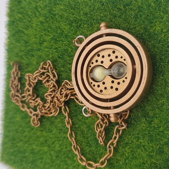 Collectible 32 Inch Harry Potter Time Hourglass Necklace N3611 - Picture 1 of 2